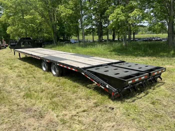 2023 Sure-Trac Gooseneck Deckover Trailer - 102in x 30ft, 30,000 GVWR, 15K Axle Upgrade, Pierced I-Beam Frame - front view