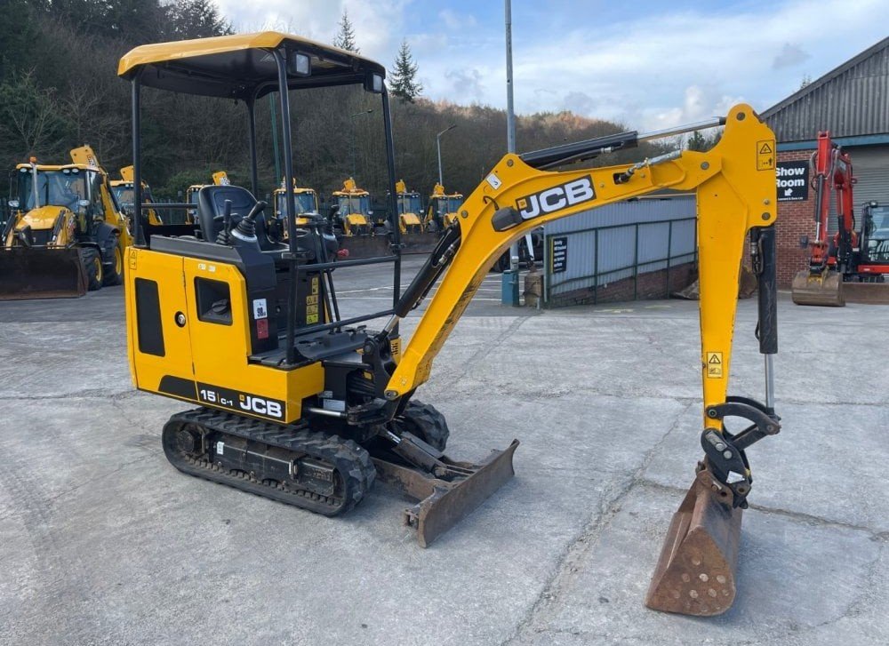 JCB 15C-1, Mini Excavator - side view