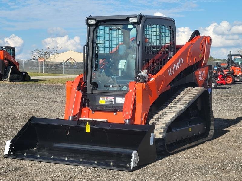 Kubota SVL97-2 - front view