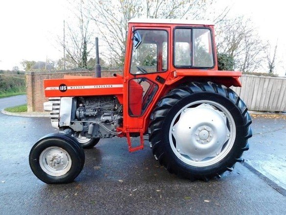Massey Ferguson 185 - side view