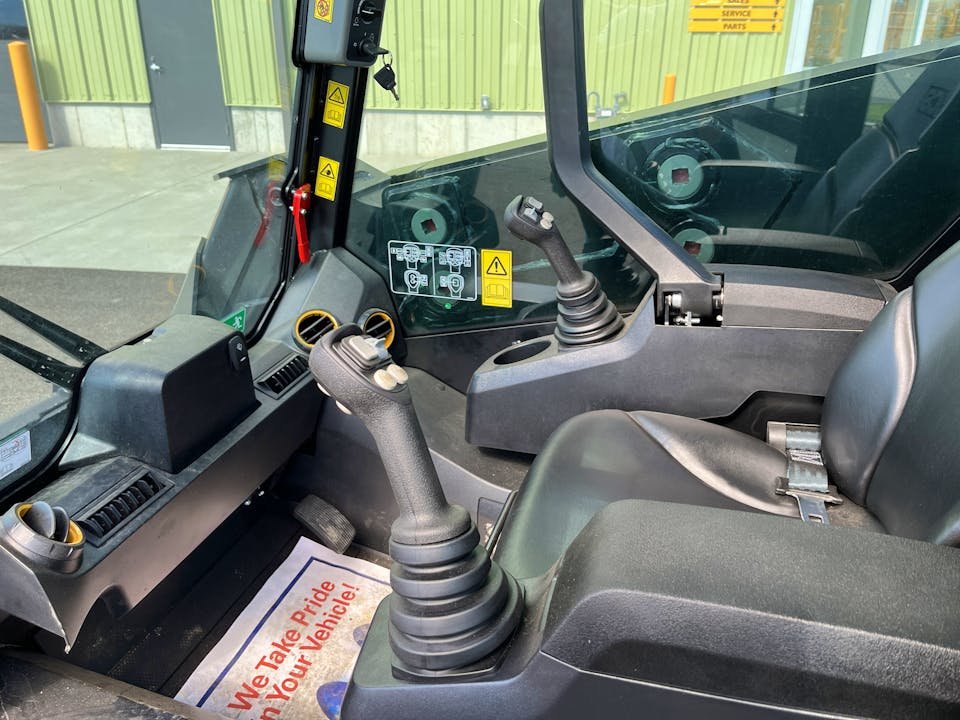 2025 JCB 2TS-7T - wheel and axle detail