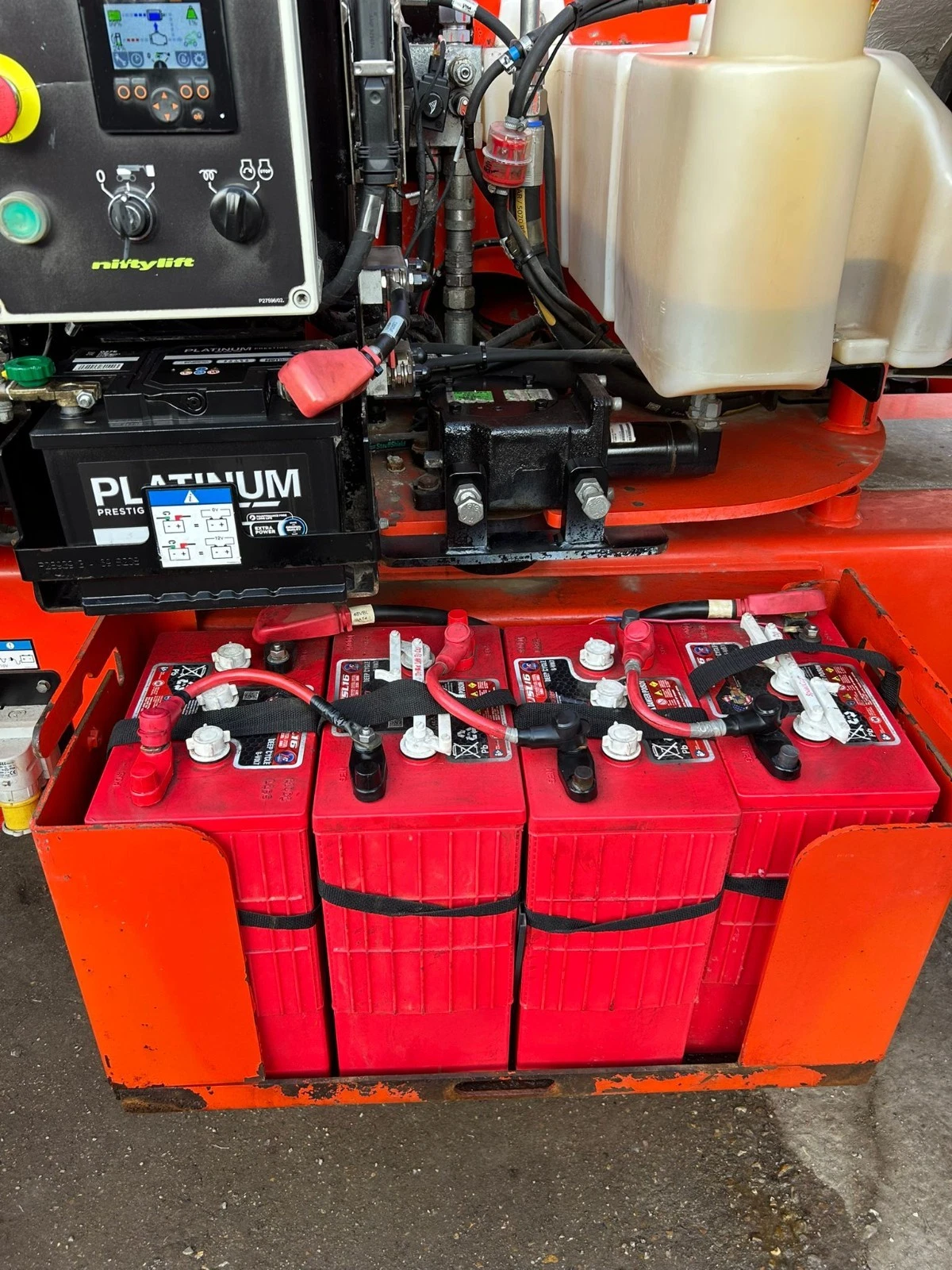 Nifty HR21 Hybrid Boom Lift, Cherry Picker, Scissor Lift, Skyjack, Genie, JLG - interior view 2