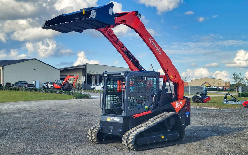 Kubota SVL97-2 - front view 2
