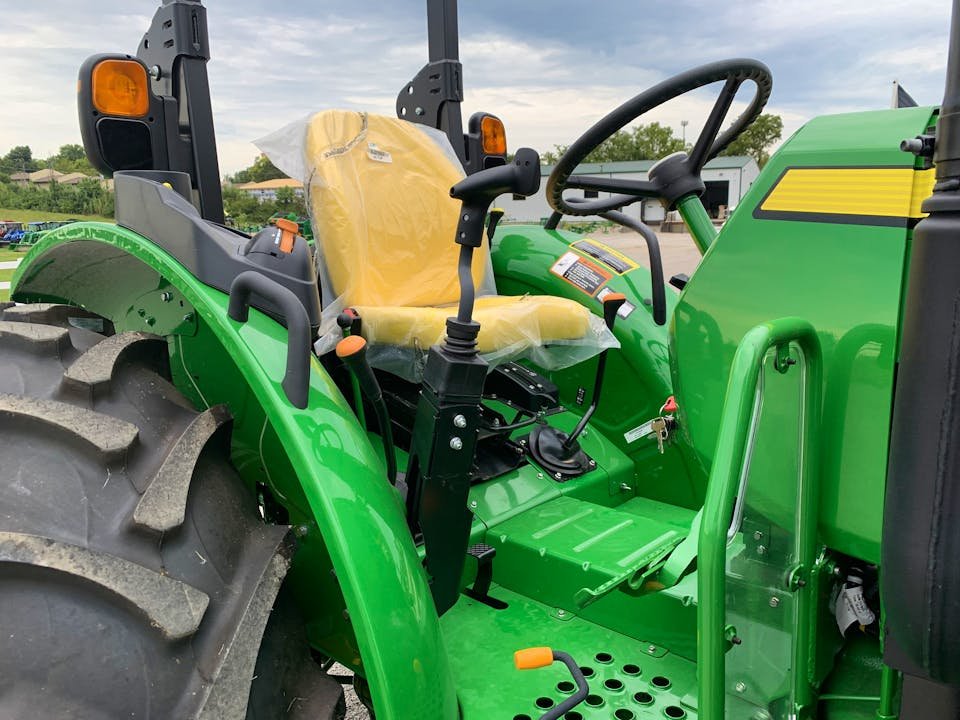 2024 John Deere 5050E - side view 2