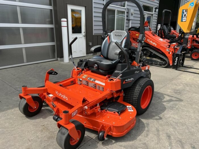 Kubota Z781i Lawn Mower - front view
