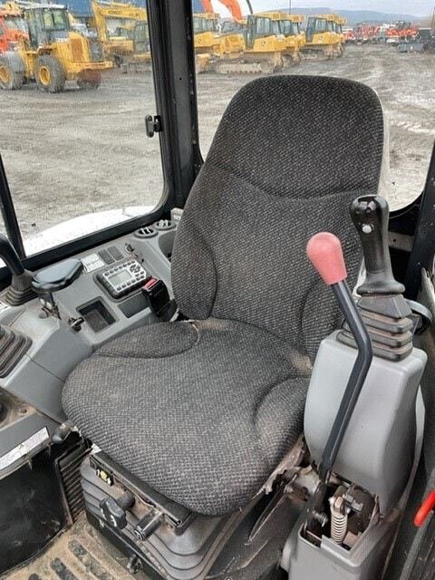 Bobcat E42 - three-quarter view