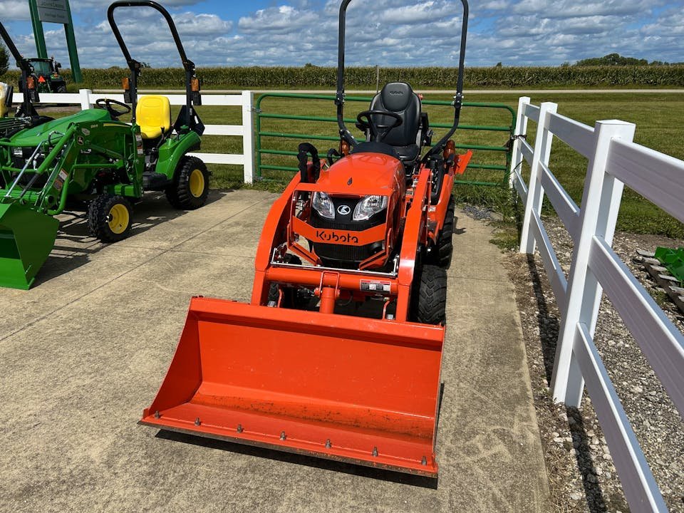 Kubota Tractor B2320 - rear view
