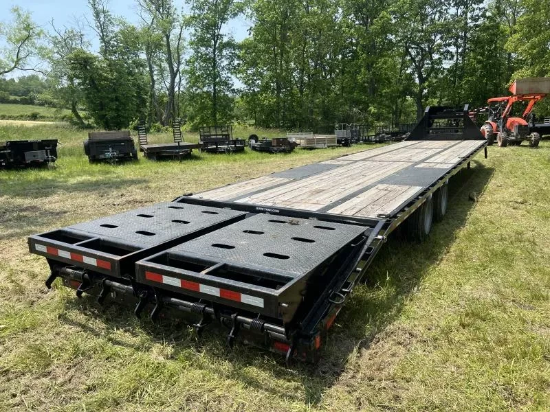 2023 Sure-Trac Gooseneck Deckover Trailer - 102in x 30ft, 30,000 GVWR, 15K Axle Upgrade, Pierced I-Beam Frame - rear view