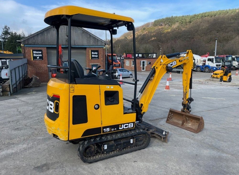 JCB 15C-1, Mini Excavator - rear view