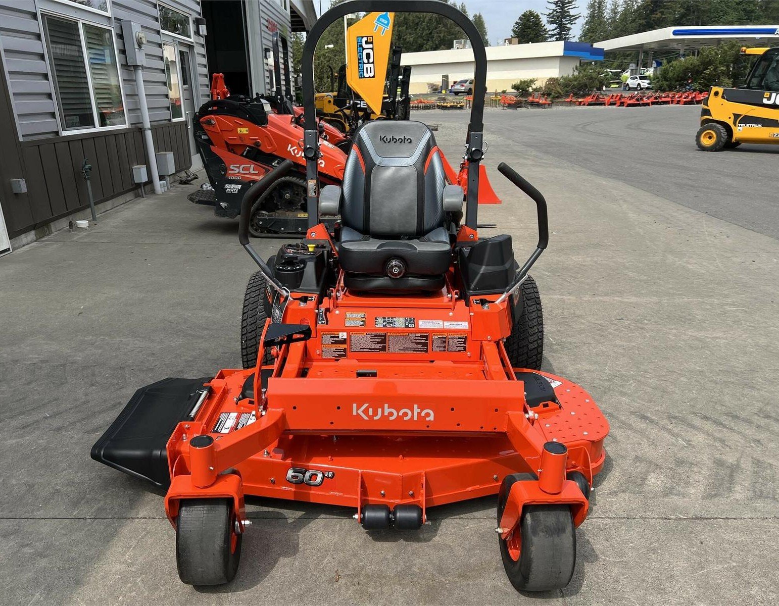 Kubota Z781i Lawn Mower - three-quarter view