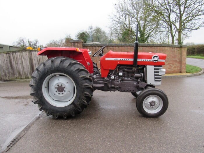 Massey Ferguson 165 - front view