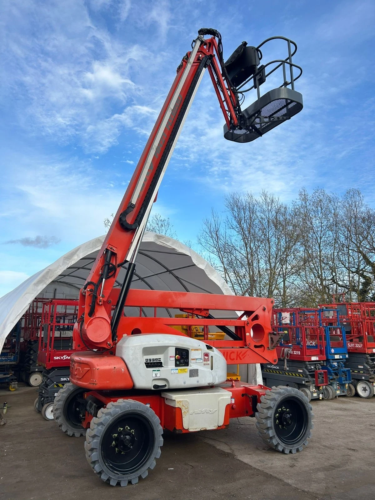 Nifty HR21 Hybrid Boom Lift, Cherry Picker, Scissor Lift, Skyjack, Genie, JLG - interior view