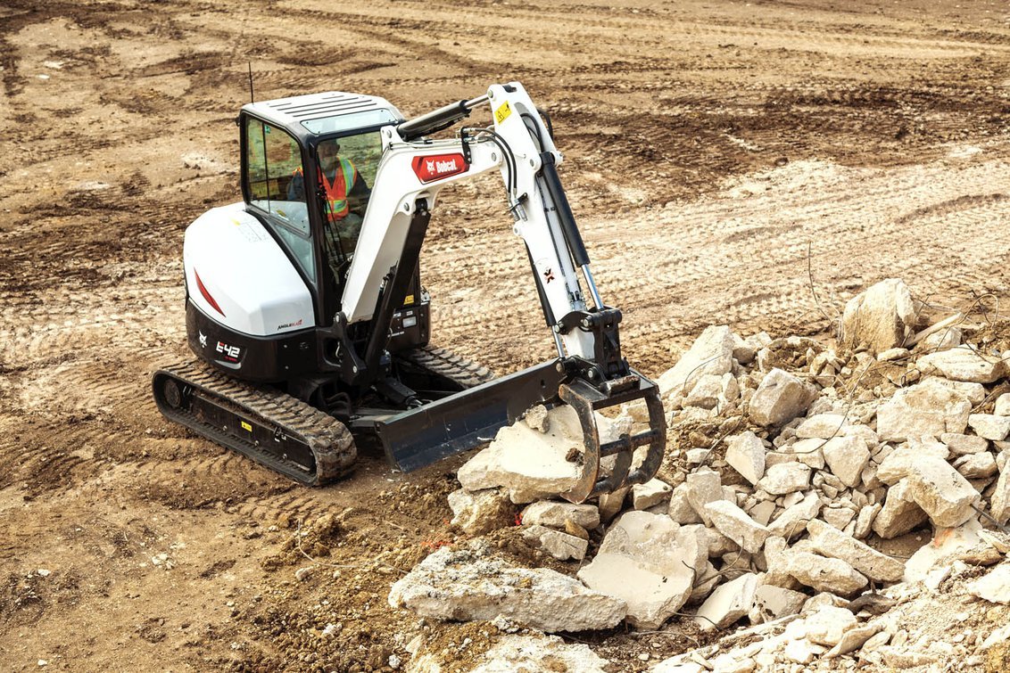 Bobcat E42 - front view