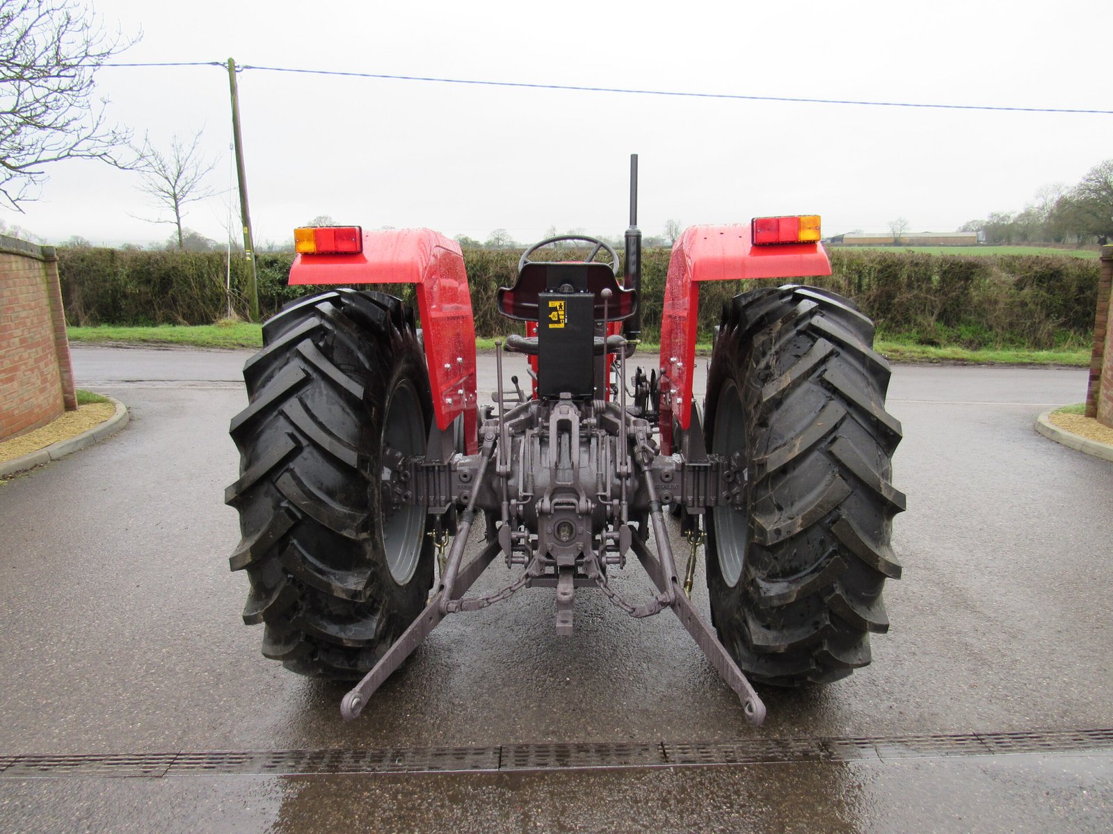 Massey Ferguson 165 - interior view