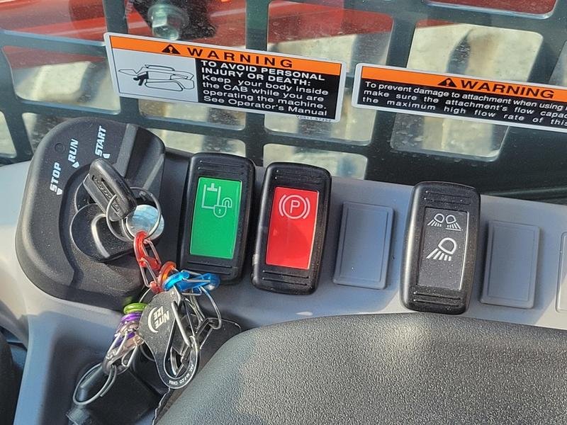 Kubota SVL97-2 - interior view