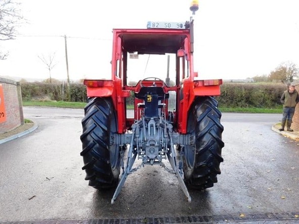 Massey Ferguson 185 - close-up detail