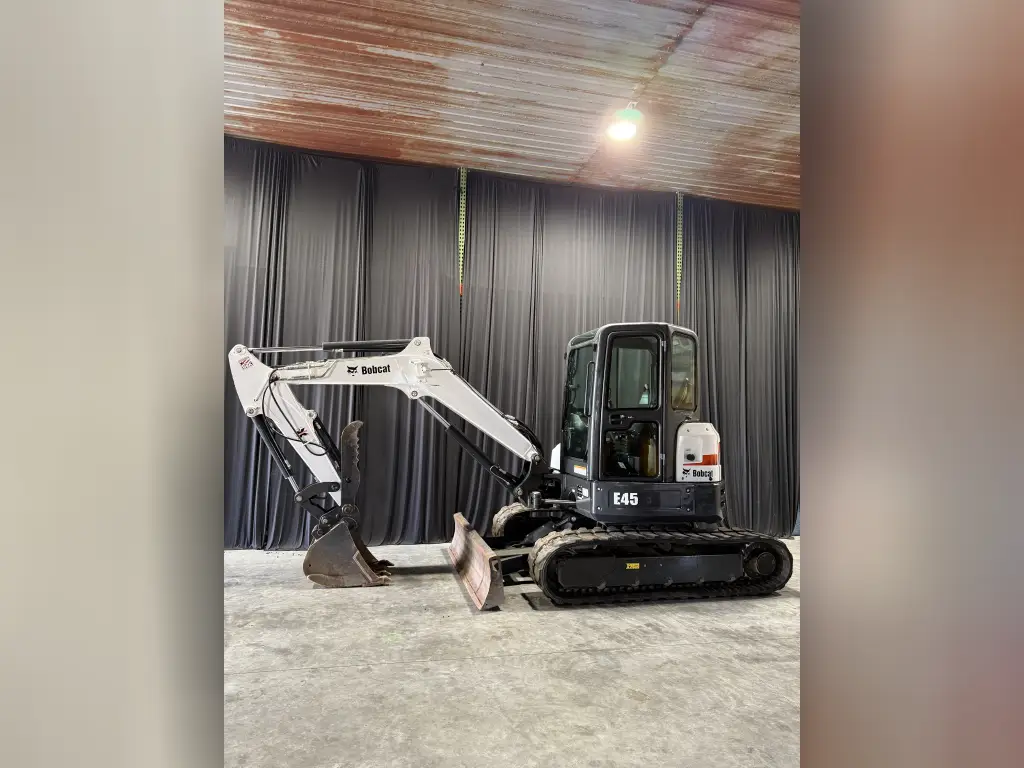 Used 2020 Bobcat Excavators E45 - interior view