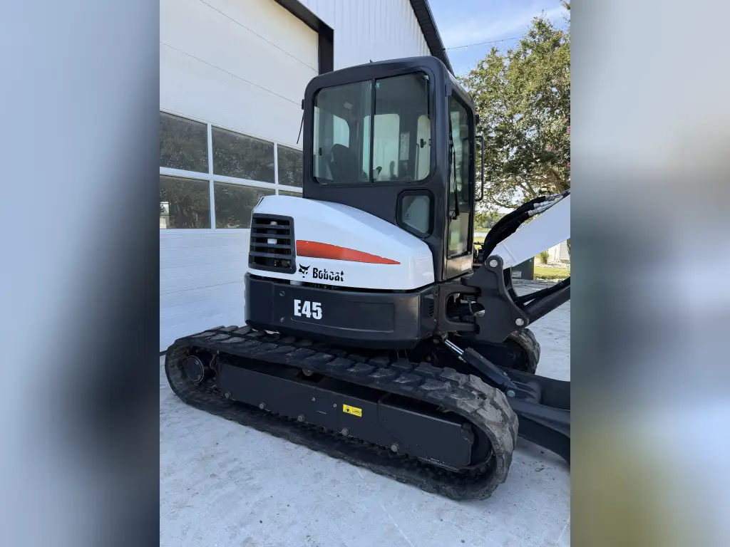 Used 2020 Bobcat Excavators E45 - interior view 2