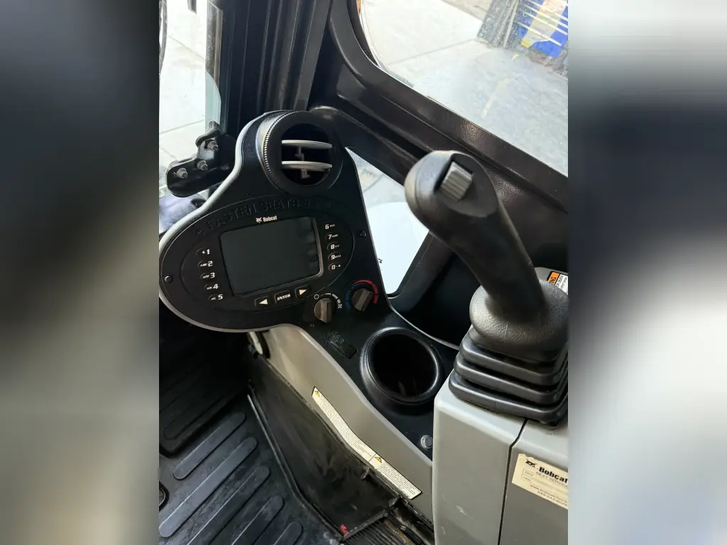 Used 2020 Bobcat Excavators E45 - undercarriage detail 2