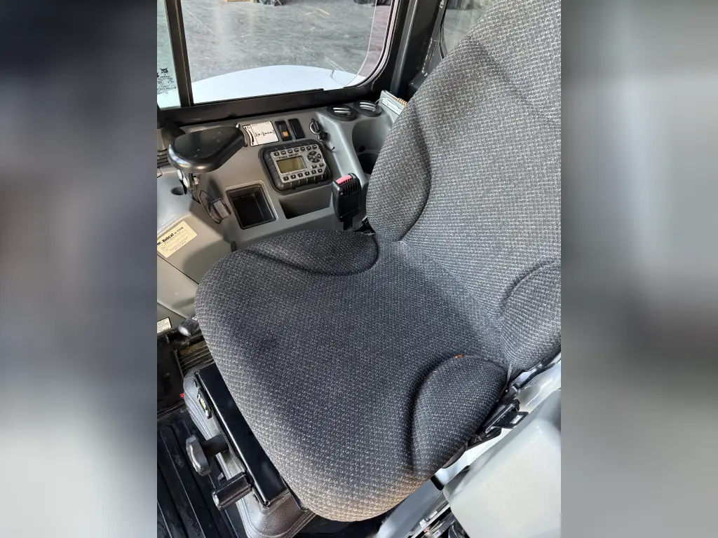 Used 2020 Bobcat Excavators E45 - wheel and axle detail