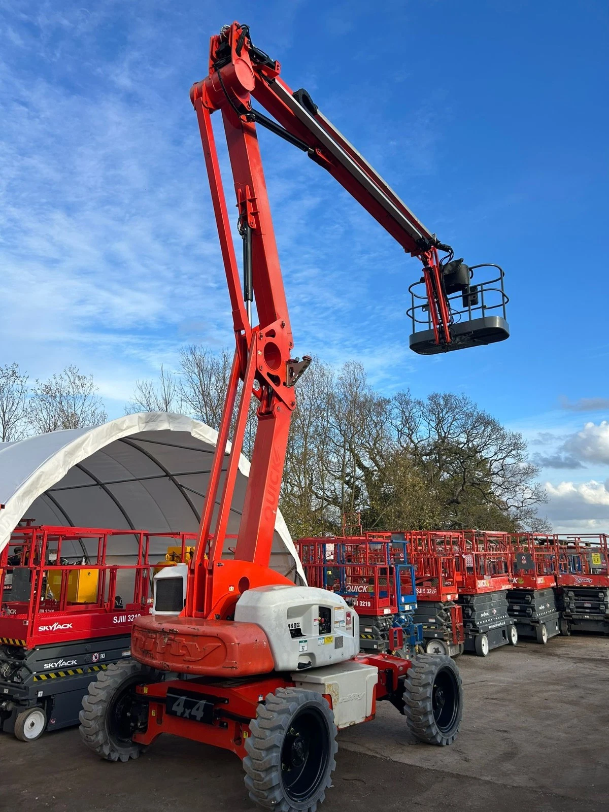 Nifty HR21 Hybrid Boom Lift, Cherry Picker, Scissor Lift, Skyjack, Genie, JLG - undercarriage detail