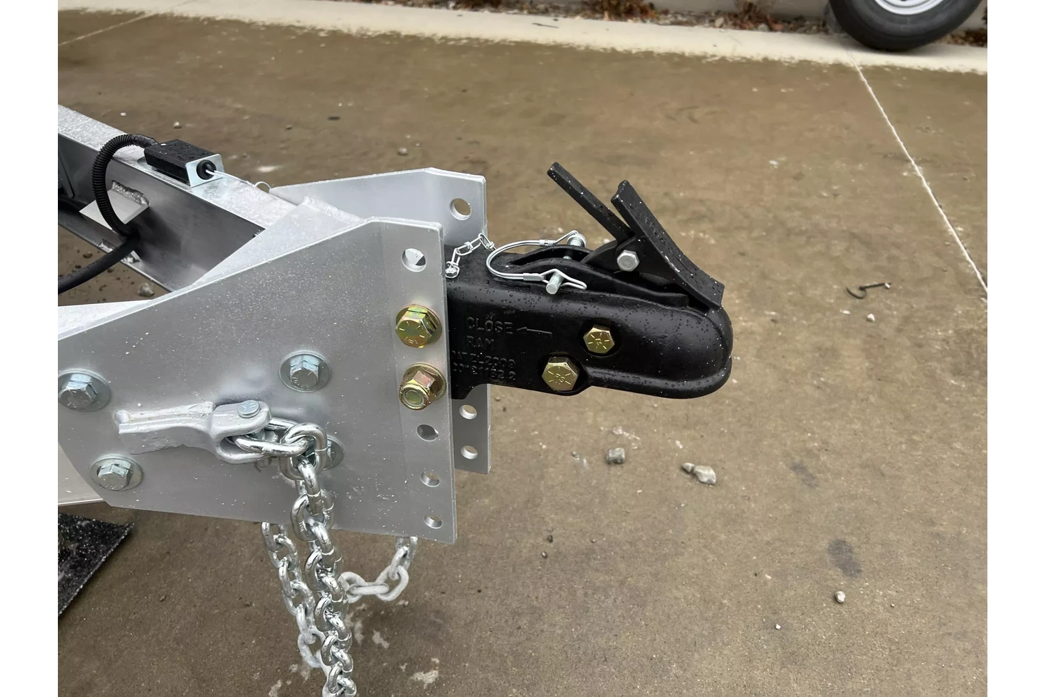 2026 Sure-Trac 7x22 14000# Aluminum Tilt Trailer - wheel and axle detail