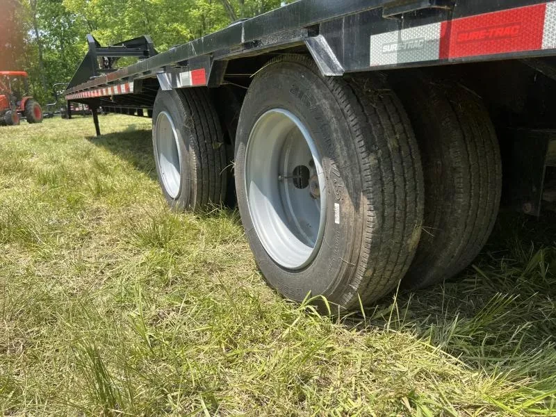 2023 Sure-Trac Gooseneck Deckover Trailer - 102in x 30ft, 30,000 GVWR, 15K Axle Upgrade, Pierced I-Beam Frame - wheel and axle detail