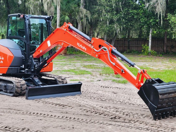 Kubota U55-5 - front view