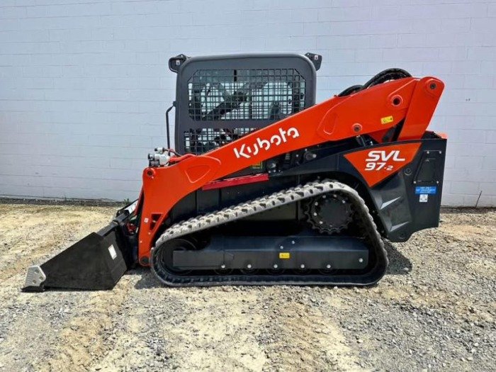 Kubota SVL97-2 - front view