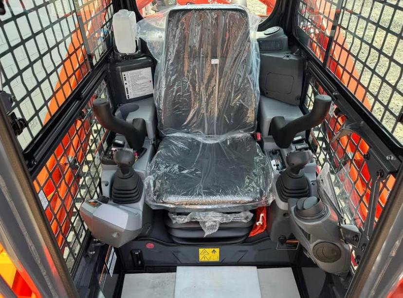 Kubota SVL97-2 - close-up detail