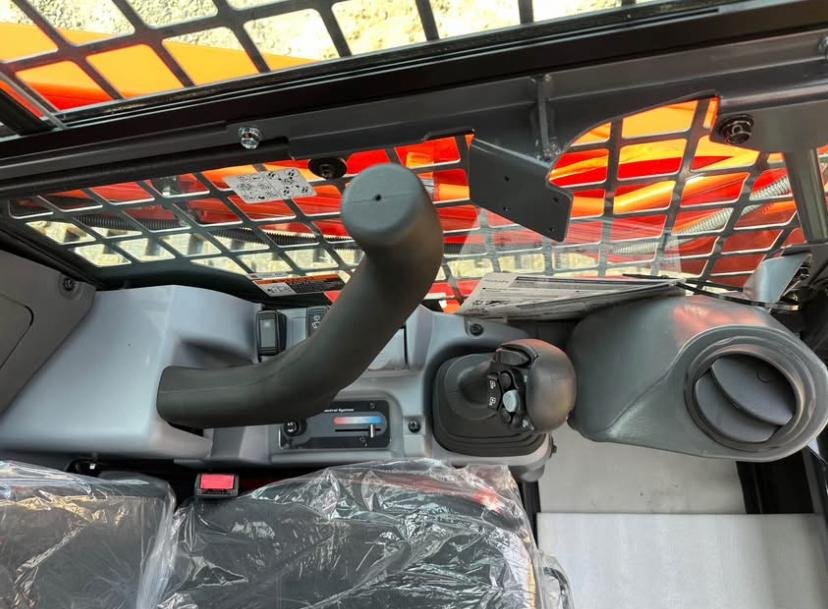 Kubota SVL97-2 - undercarriage detail