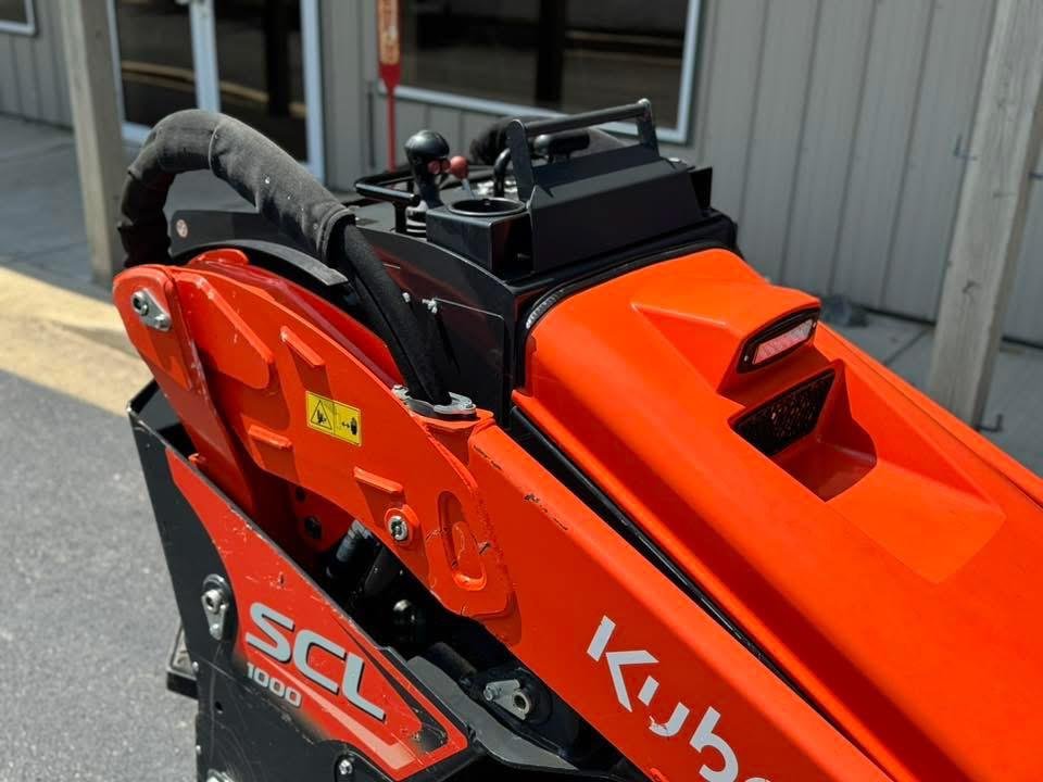 2024 Kubota SCL1000 - side view