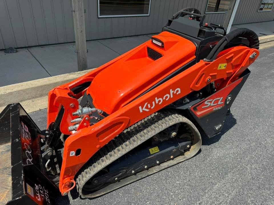 2024 Kubota SCL1000 - undercarriage detail