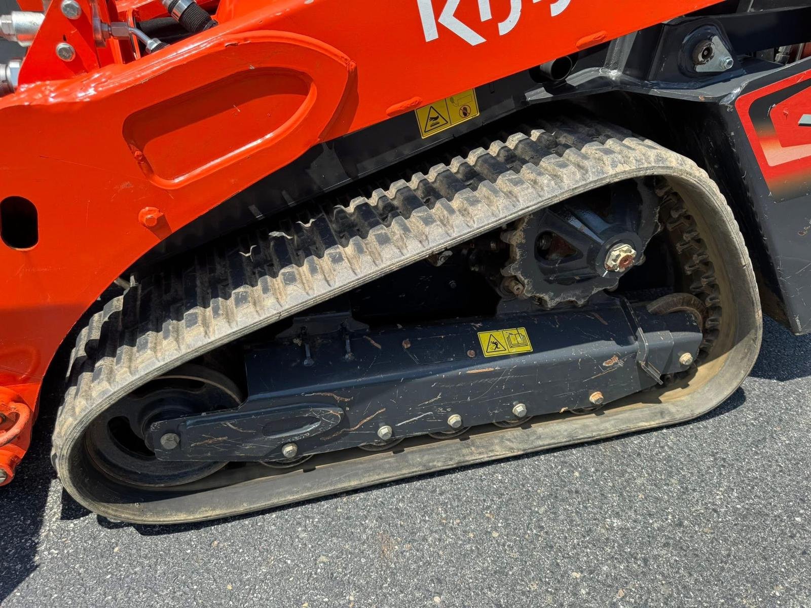 2024 Kubota SCL1000 - control and cab detail