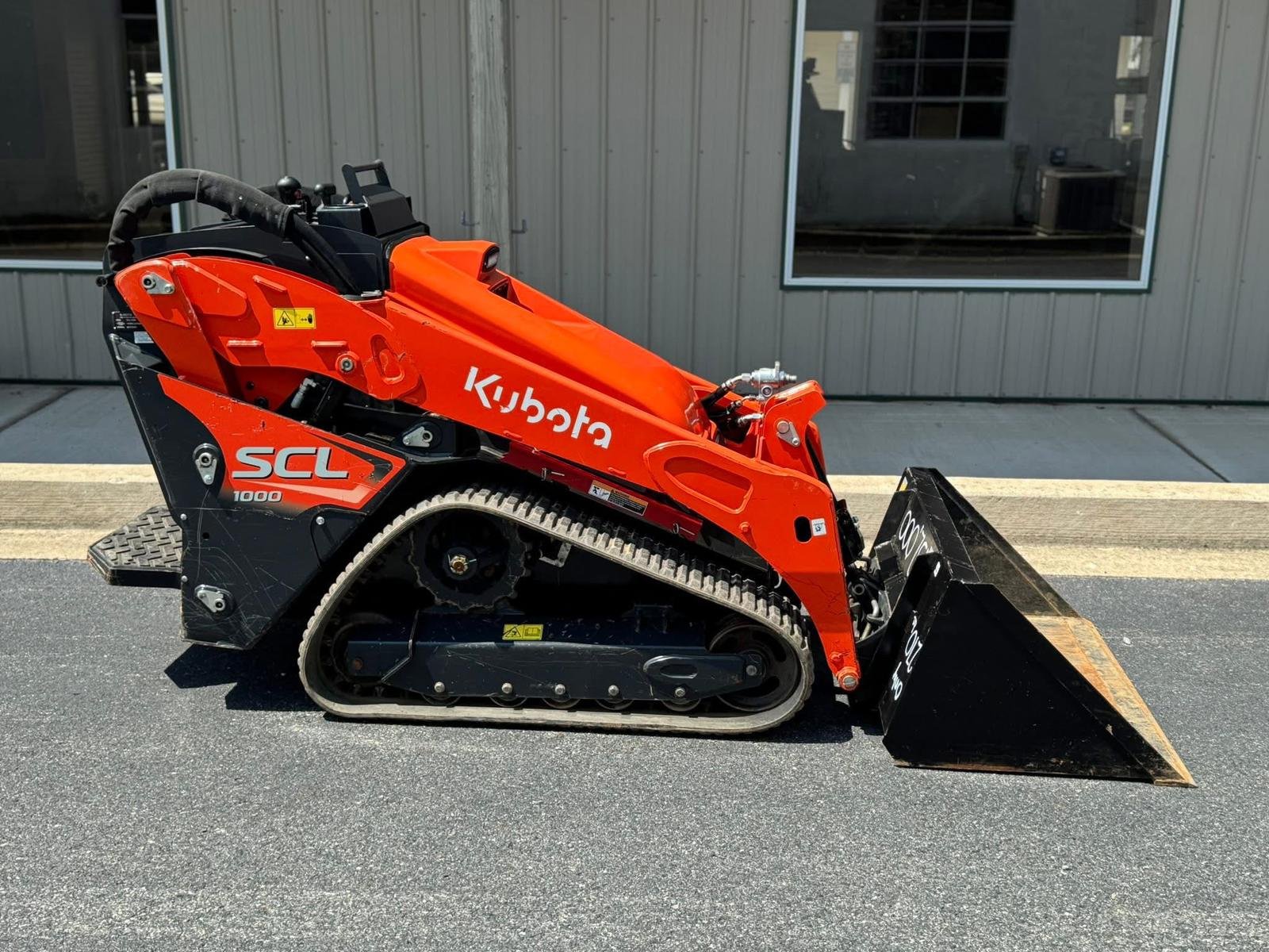 2024 Kubota SCL1000 - frame and coupler detail