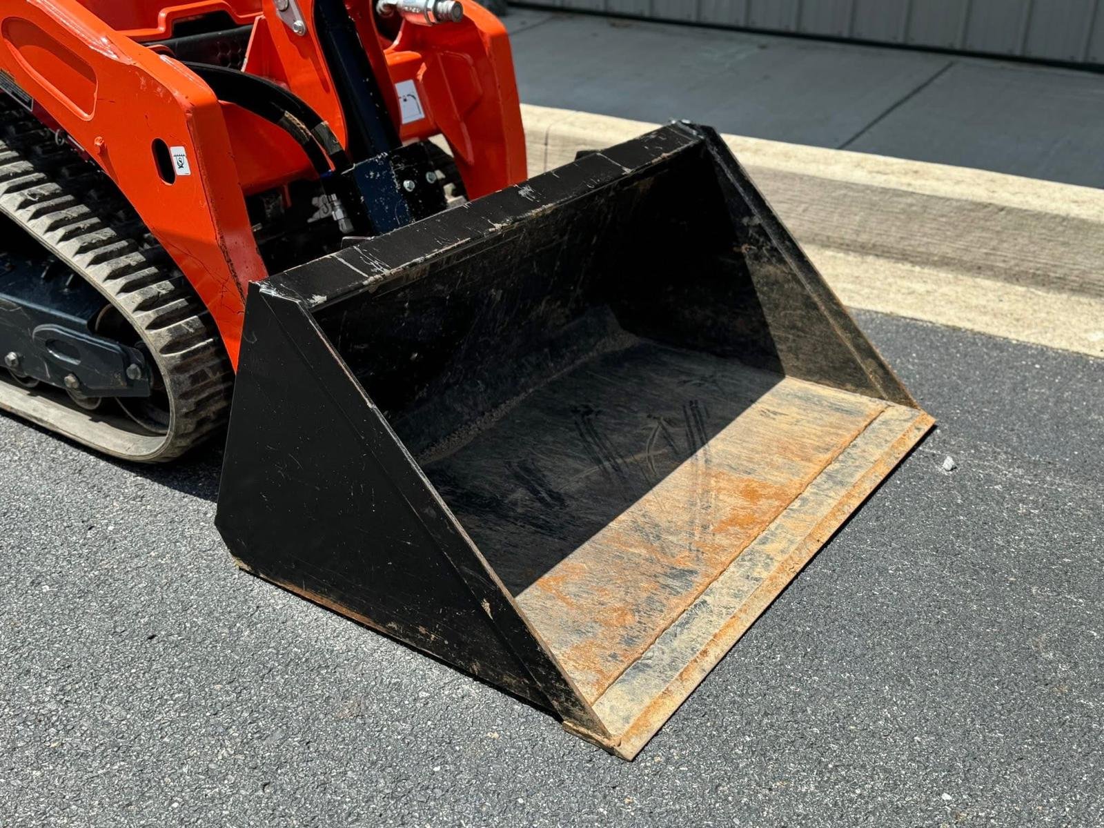 2024 Kubota SCL1000 - side view 2