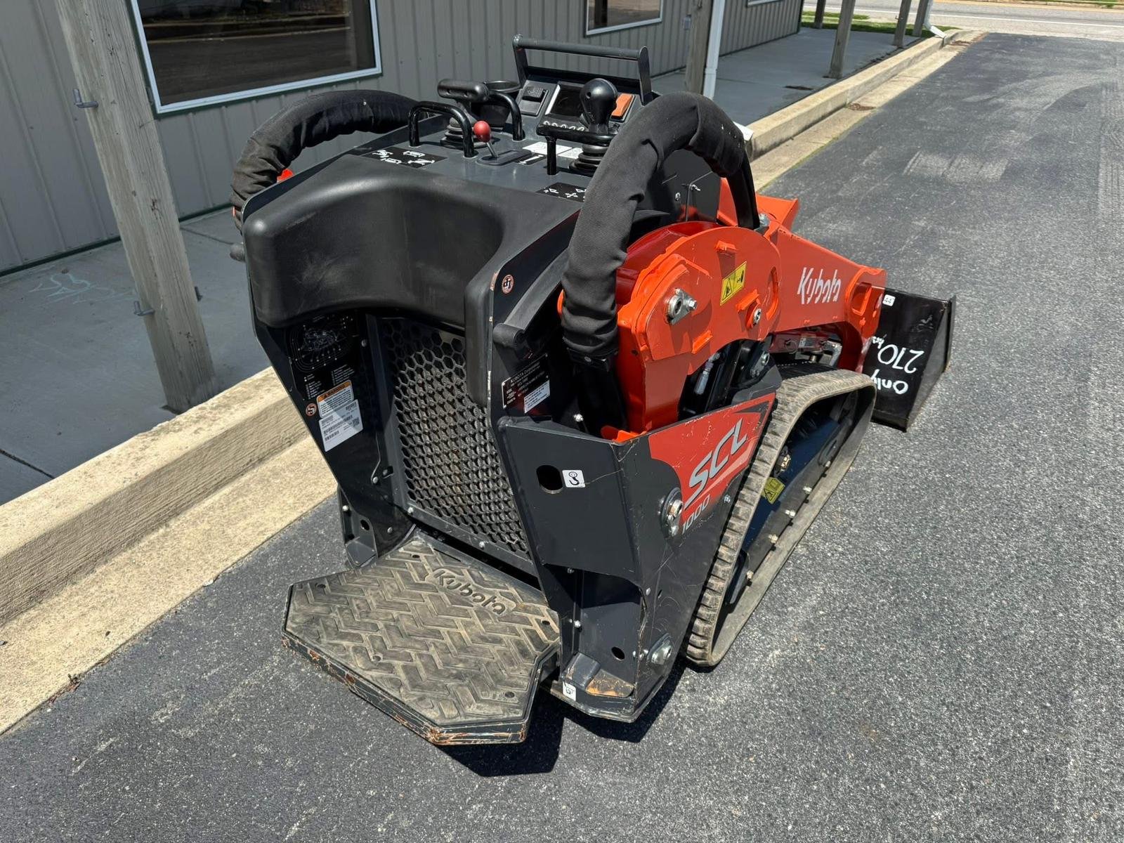 2024 Kubota SCL1000 - close-up detail 2