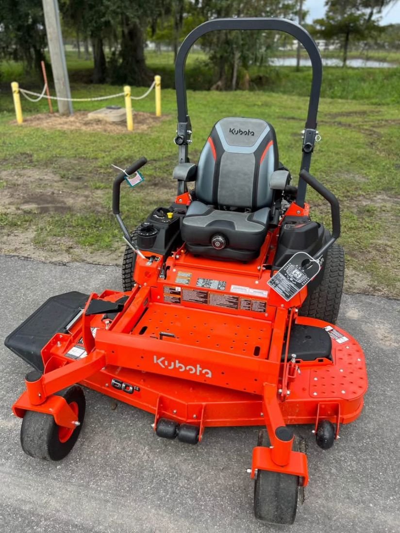 Kubota Z781i Lawn Mower - control and cab detail