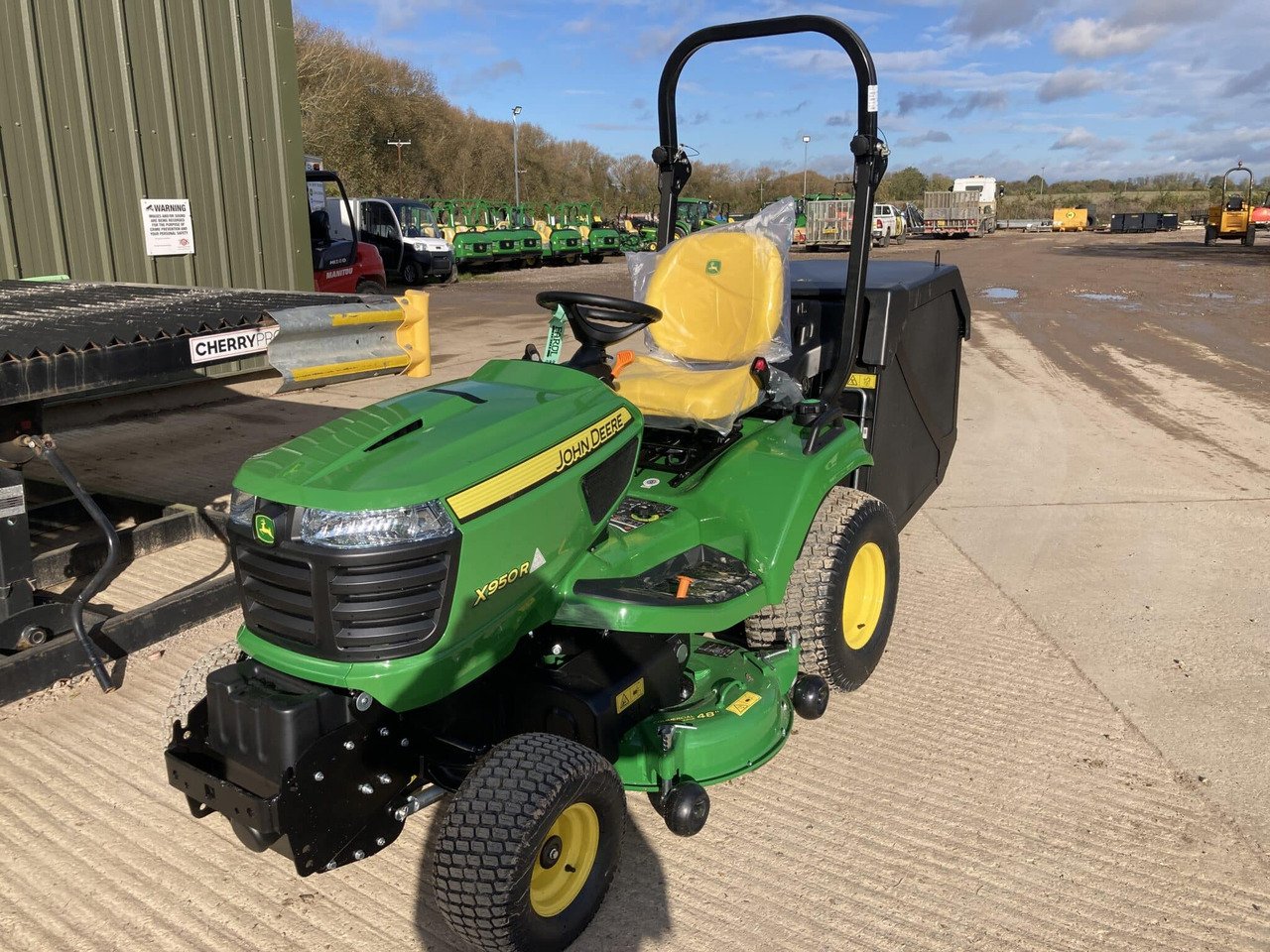 John Deere X950R - front view