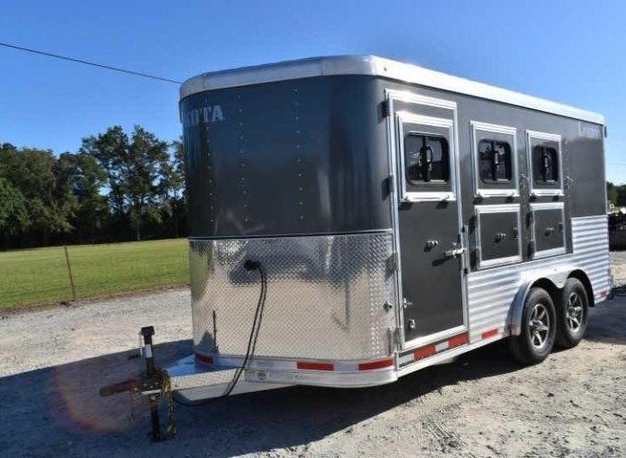 2018 Lakota 83HBPSL 3 Horse Trailer