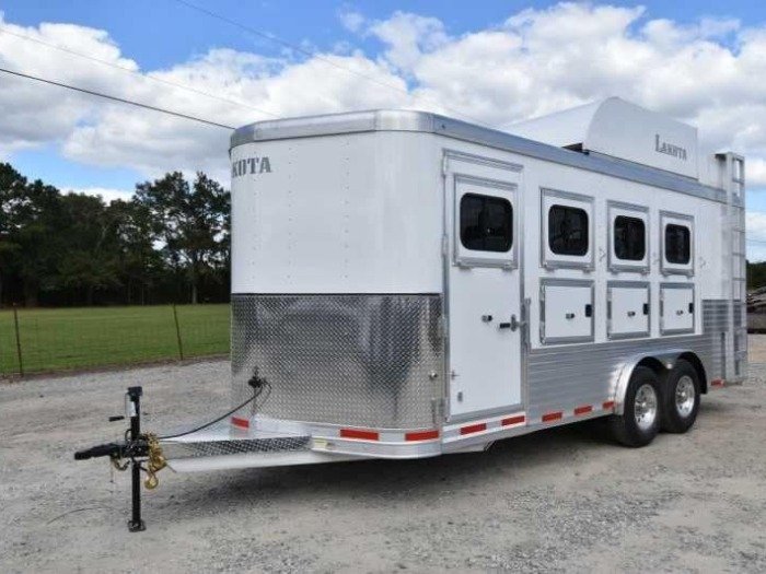 2018 Lakota 84HBPSL 4 Horse Trailer with 2′ Short Wall