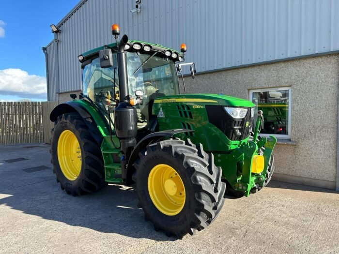 John Deere 6130R - front view